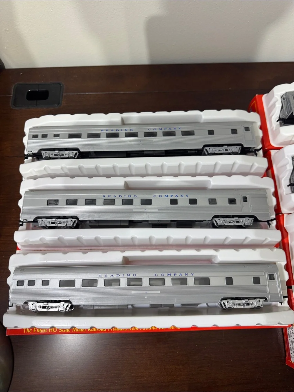 IHC Reading Company 1930’s HO Scale 7 Piece Passenger Car Set (New)